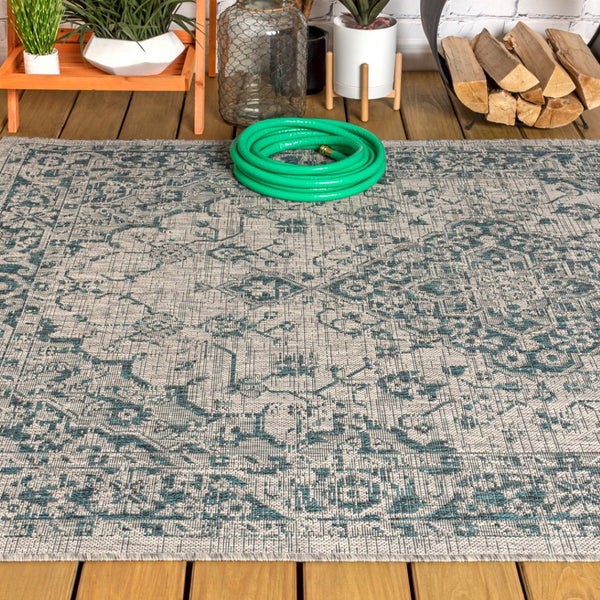 HomeRoots 5' Stylish Gray and Teal Blue Medallion Area Rug - Perfect for Indoor/Outdoor Spaces, Easy Care! 703846