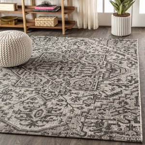 HomeRoots 5' Stylish Black and Gray Medallion Area Rug for Indoor/Outdoor Use - Durable, Versatile, Easy Care 703891