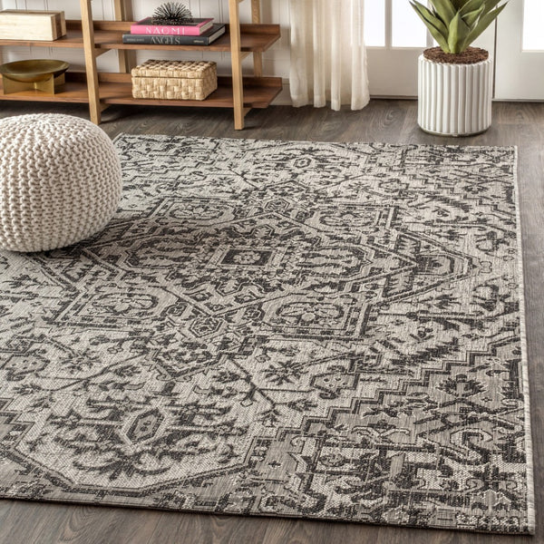 HomeRoots 5' Stylish Black and Gray Medallion Area Rug for Indoor/Outdoor Use - Durable, Versatile, Easy Care 703891