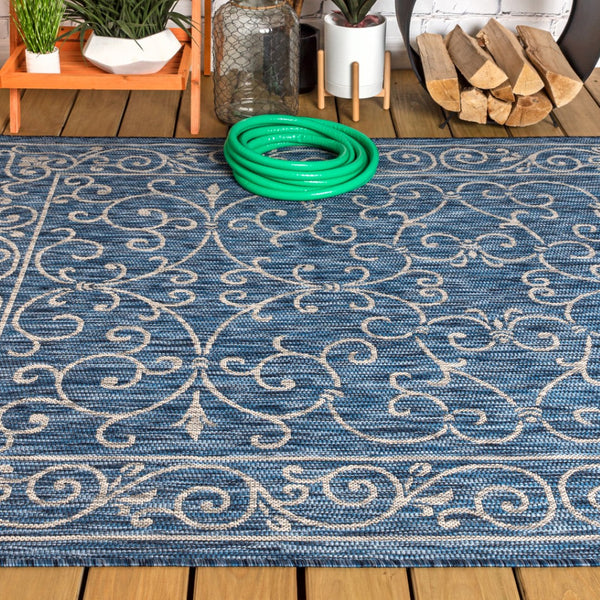 HomeRoots 5' Navy Blue & Gray Medallion Area Rug - Durable Indoor/Outdoor Design for Timeless Elegance 703911