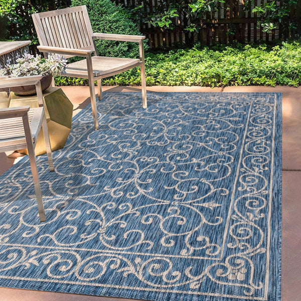 HomeRoots 5' Navy Blue & Gray Medallion Area Rug - Durable Indoor/Outdoor Design for Timeless Elegance 703911