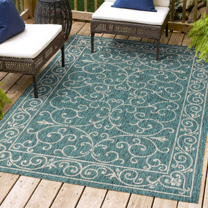 HomeRoots 5' Teal Blue and Gray Medallion Rug - Versatile Indoor/Outdoor Area Rug for Style and Durability 703921