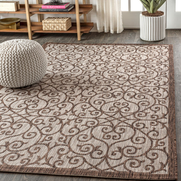 HomeRoots 5' Geometric Area Rug in Taupe & Espresso - Stylish, Durable Indoor/Outdoor Design for Any Space 703941