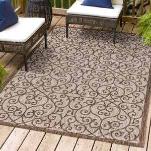 HomeRoots 5' Geometric Area Rug in Taupe & Espresso - Stylish, Durable Indoor/Outdoor Design for Any Space 703941