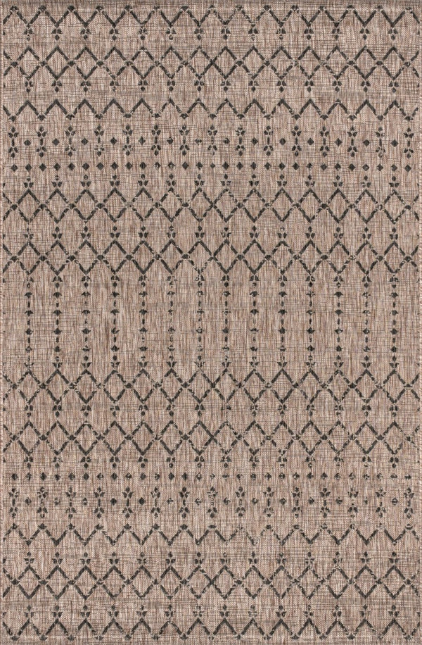 HomeRoots 5' Trellis Area Rug - Chic Natural & Black Design for Indoors & Outdoors, Durable & Easy Care! 703961