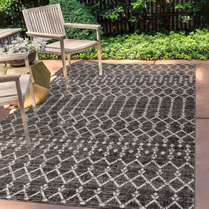 HomeRoots 5' X 8' Black And Gray Trellis Area Rug - Stylish, Durable, Indoor/Outdoor, Low-Maintenance Design 703971