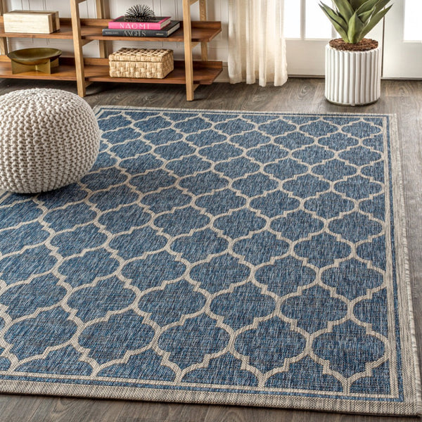 HomeRoots 5' Geometric Navy Blue and Gray Area Rug for Indoor/Outdoor Use - Stylish, Durable & Low Maintenance 703991