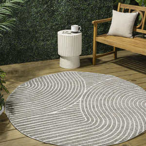 HomeRoots 5' Modern Gray and Ivory Striped Indoor-Outdoor Area Rug – Durable, Textured, Easy-Care Design! 704018