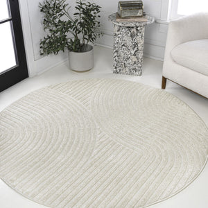 HomeRoots 5' Ivory and Cream Round Striped Rug - Stylish Indoor/Outdoor Accent for Patios, Kitchens & More! 704035