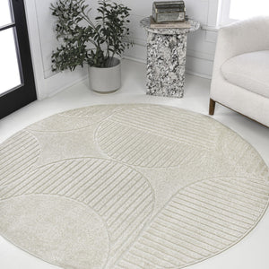 HomeRoots 5' Striped Ivory and Cream Round Area Rug – Elegant Indoor/Outdoor Accent for Any Space, Easy Care! 704137