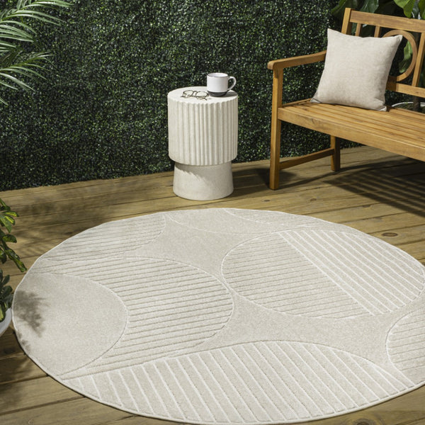HomeRoots 5' Striped Ivory and Cream Round Area Rug – Elegant Indoor/Outdoor Accent for Any Space, Easy Care! 704137