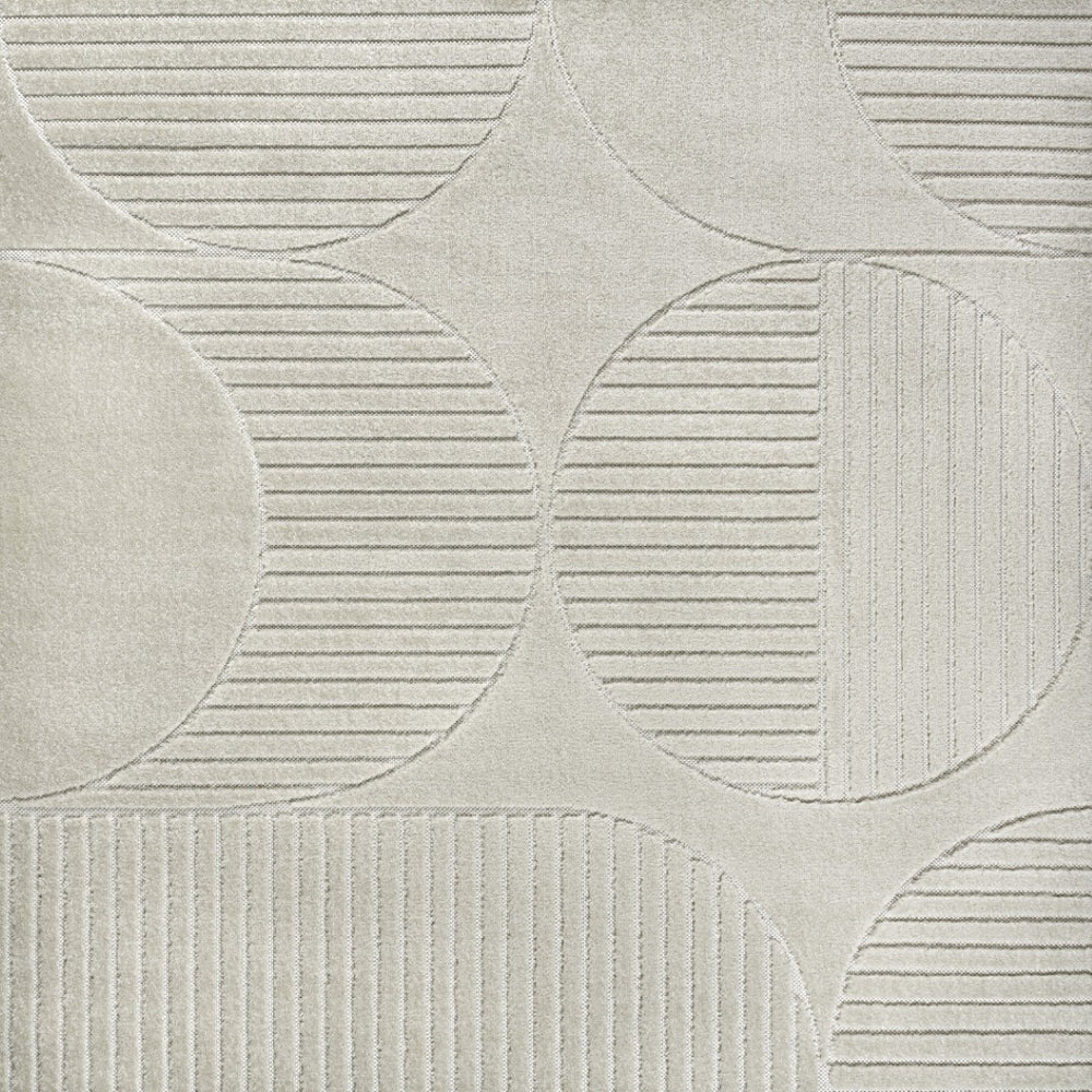 HomeRoots 5' Ivory and Cream Striped Square Rug – Stylish Indoor/Outdoor Accent for Modern Spaces & Easy Care 704138