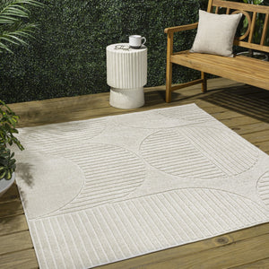HomeRoots 5' Ivory and Cream Striped Square Rug – Stylish Indoor/Outdoor Accent for Modern Spaces & Easy Care 704138