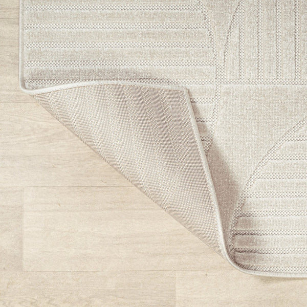 HomeRoots 5' Ivory and Cream Striped Square Rug – Stylish Indoor/Outdoor Accent for Modern Spaces & Easy Care 704138
