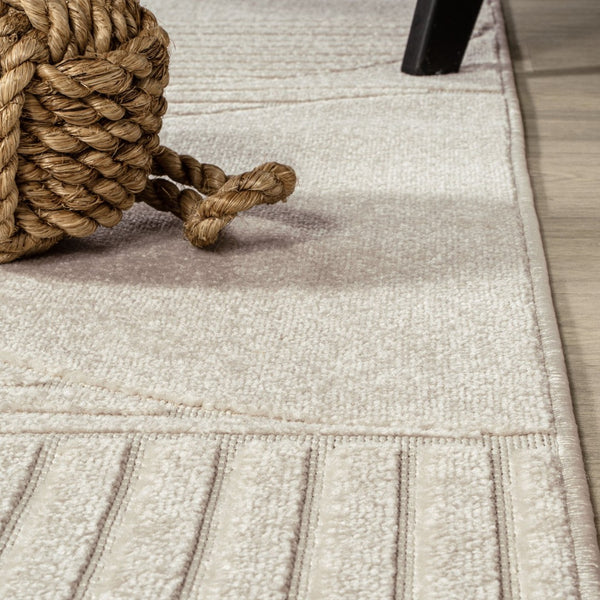 HomeRoots 5' Ivory and Cream Striped Square Rug – Stylish Indoor/Outdoor Accent for Modern Spaces & Easy Care 704138