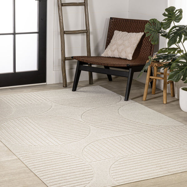 HomeRoots 9' X 12' Ivory and Cream Striped Area Rug - Versatile Indoor/Outdoor Décor with Easy Maintenance & Style 704146