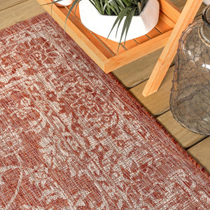 HomeRoots 9' Striking Red and Taupe Square Medallion Rug - Modern Indoor/Outdoor Accent for Any Space! 704175