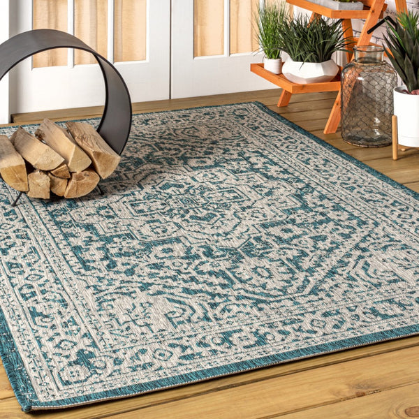 HomeRoots 6' Teal Blue and Gray Medallion Area Rug - Stylish Indoor/Outdoor Solution for Modern Spaces! 704217