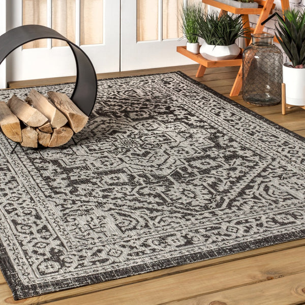 HomeRoots 10' Gray & Black Medallion Area Rug - Stylish, Durable Indoor/Outdoor Carpet for Any Space 704224