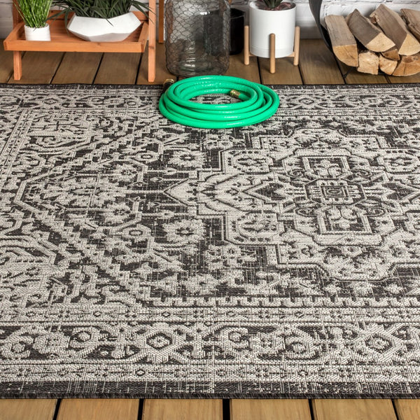 HomeRoots 10' Gray & Black Medallion Area Rug - Stylish, Durable Indoor/Outdoor Carpet for Any Space 704224