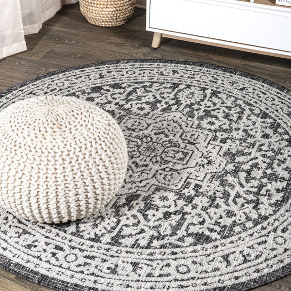 HomeRoots 8' Gray and Black Round Medallion Rug - Stylish Indoor/Outdoor Area Rug for Modern Spaces 704229