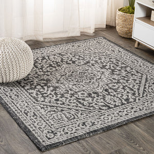 HomeRoots 8' Gray and Black Square Medallion Rug - Modern Indoor/Outdoor Area Rug for Versatile Spaces 704230