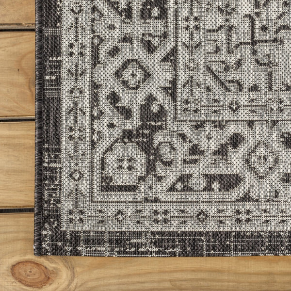 HomeRoots 8' Gray and Black Square Medallion Rug - Modern Indoor/Outdoor Area Rug for Versatile Spaces 704230