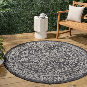 HomeRoots 5' Bold Black and Gray Round Medallion Area Rug – Stylish Indoor/Outdoor Decor for Every Space 704254