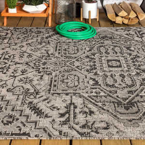 HomeRoots 6' X 9' Black and Gray Medallion Area Rug - Stylish, Weather-Resistant Design for Indoor & Outdoor Use 704286