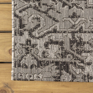 HomeRoots 8' Contemporary Black and Gray Square Medallion Area Rug - Stylish for Indoor/Outdoor Use! 704290