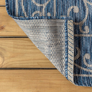 HomeRoots 8' Navy Blue and Gray Square Medallion Rug - Stylish Indoor/Outdoor Accent for Modern Spaces 704326
