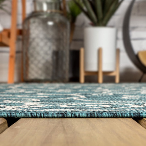 HomeRoots 9' Teal Blue and Gray Square Medallion Rug - Stylish Indoor/Outdoor Accent for Modern Spaces 704347