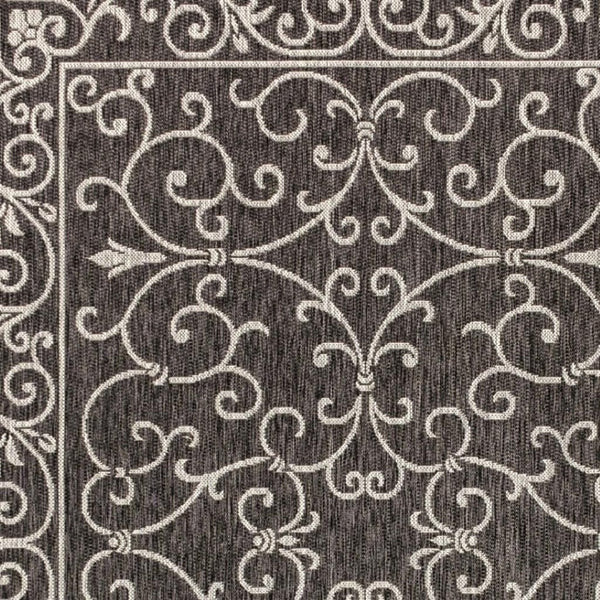 HomeRoots 6' Black and Gray Medallion Indoor-Outdoor Area Rug – Stylish, Durable, Easy-Care for All Spaces! 704352
