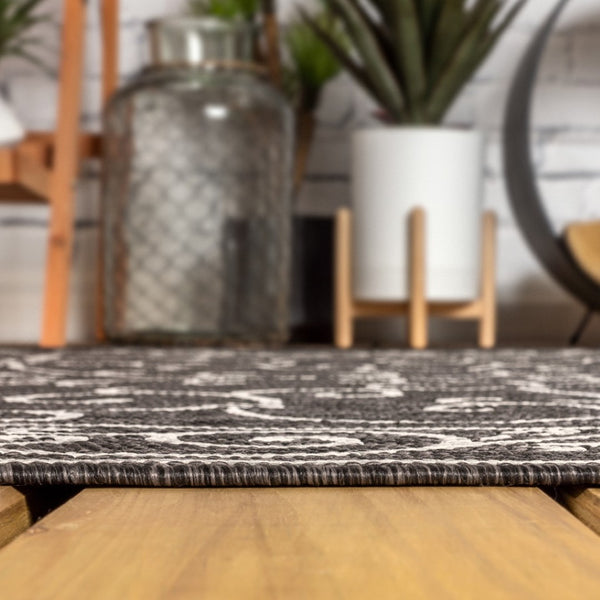 HomeRoots 8' Black and Gray Medallion Area Rug - Stylish Square Design for Indoor & Outdoor Spaces, Durable & Chic 704356