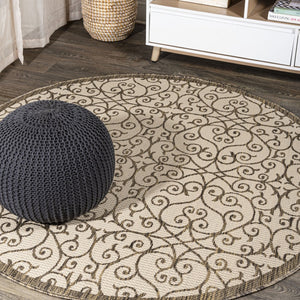 HomeRoots 9' Round Geometric Beige and Brown Area Rug - Versatile Indoor/Outdoor Decor for Modern Spaces 704365