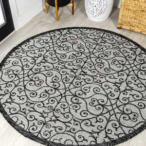 HomeRoots 8' Light Gray & Black Round Geometric Area Rug - Stylish, Durable, Low-Maintenance for Indoor/Outdoor Use 704375