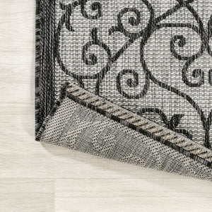HomeRoots 9' Light Gray and Black Geometric Area Rug – Stylish, Durable Indoor/Outdoor Design for Modern Spaces 704378