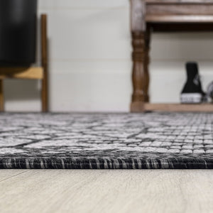 HomeRoots 9' Light Gray and Black Geometric Area Rug – Stylish, Durable Indoor/Outdoor Design for Modern Spaces 704378