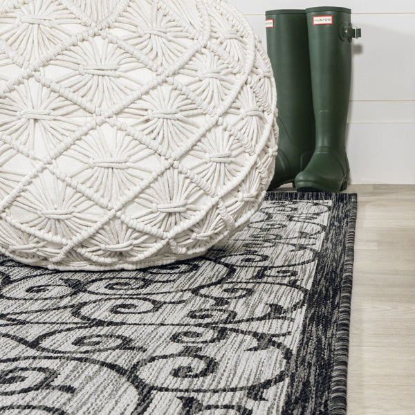HomeRoots 9' Light Gray and Black Geometric Area Rug – Stylish, Durable Indoor/Outdoor Design for Modern Spaces 704378