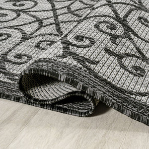 HomeRoots 9' Light Gray and Black Geometric Area Rug – Stylish, Durable Indoor/Outdoor Design for Modern Spaces 704378