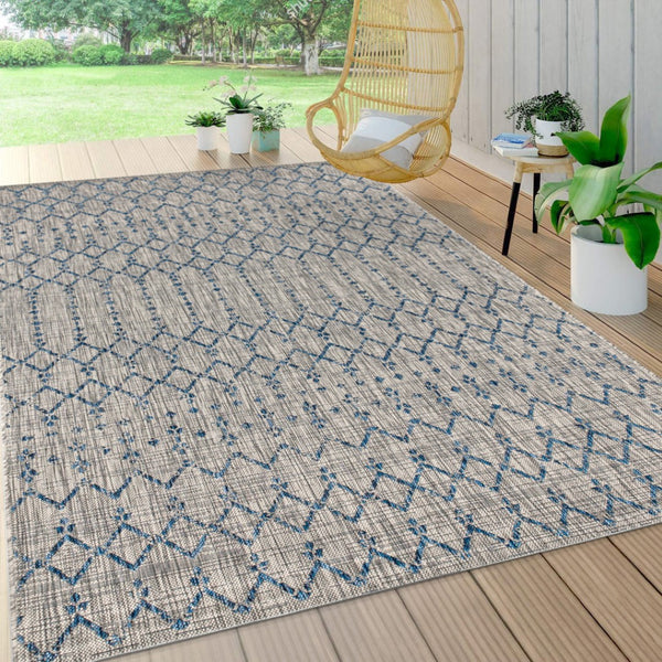HomeRoots 6' x 9' Light Gray & Navy Trellis Rug - Indoor/Outdoor, Durable, Easy-Care, Stylish Design for All Spaces 704380
