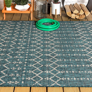 HomeRoots 6' Teal Blue and Gray Trellis Area Rug - Stylish Indoor/Outdoor Solution for Modern Spaces & Durability 704385