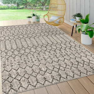 HomeRoots 10' Light Gray & Black Trellis Area Rug - Durable Indoor/Outdoor Design for Elegance & Versatility 704394