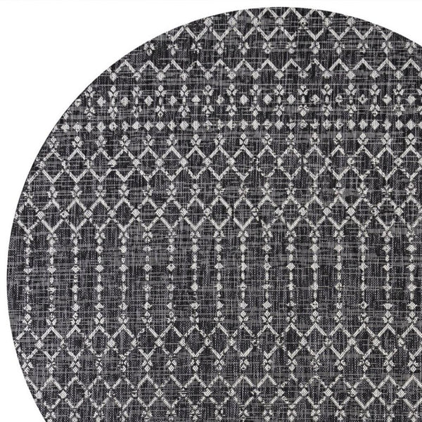 HomeRoots 6' Black and Gray Round Trellis Rug – Stylish Indoor/Outdoor Area Rug with Weather-Resistant Design 704399