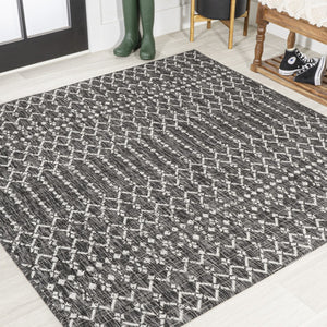 HomeRoots 9' Square Trellis Rug - Modern Black & Gray Indoor/Outdoor Area Rug for Stylish Spaces & Durability 704404