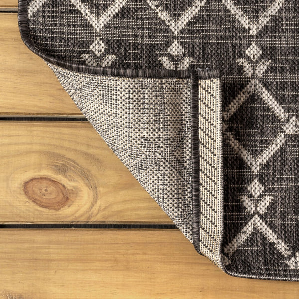 HomeRoots 9' Square Trellis Rug - Modern Black & Gray Indoor/Outdoor Area Rug for Stylish Spaces & Durability 704404