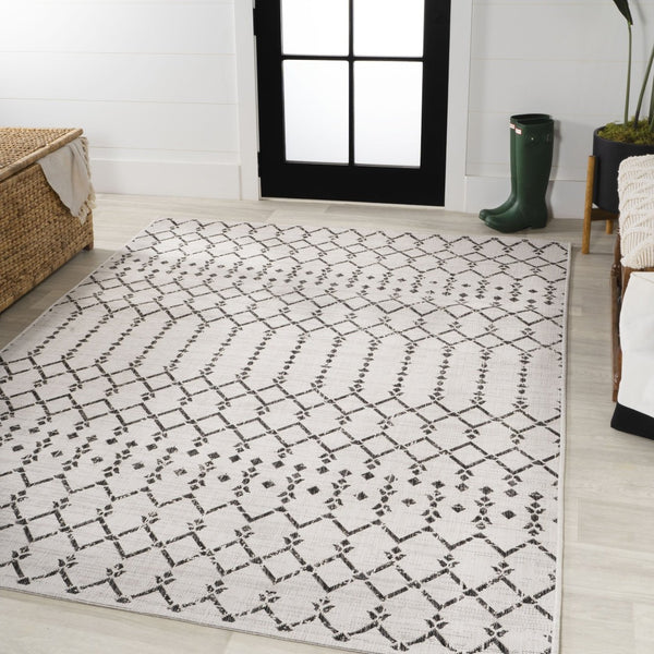 HomeRoots 10' X 14' Cream and Black Trellis Area Rug - Stylish, Durable, Indoor/Outdoor, Easy Care for Any Space 704414