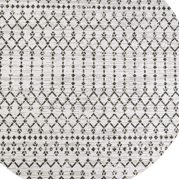 HomeRoots 6' Cream and Black Round Trellis Area Rug - Stylish, Durable, Indoor/Outdoor Decor for Any Space 704417