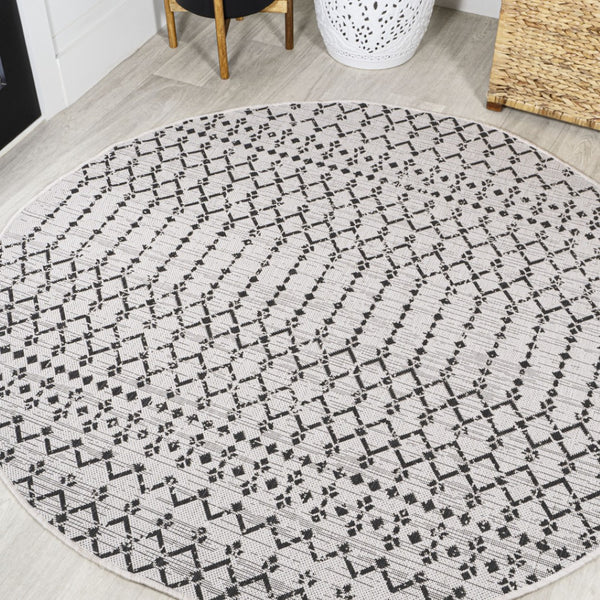 HomeRoots 8' Cream and Black Round Trellis Rug - Durable, Modern Design for Indoor & Outdoor Spaces, Easy Care 704419