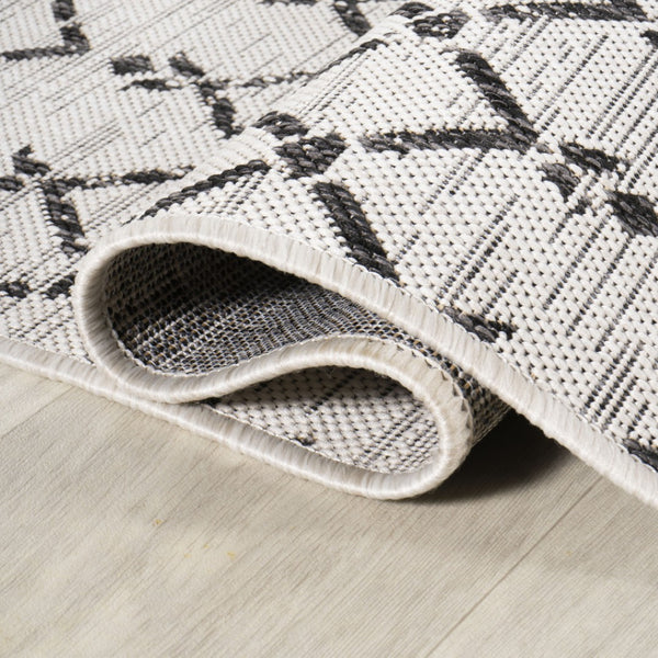 HomeRoots 8' Cream and Black Round Trellis Rug - Durable, Modern Design for Indoor & Outdoor Spaces, Easy Care 704419